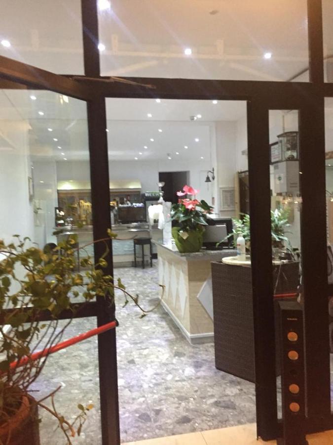 רימיני Hotel Piccari Nuova Gestione מראה חיצוני תמונה