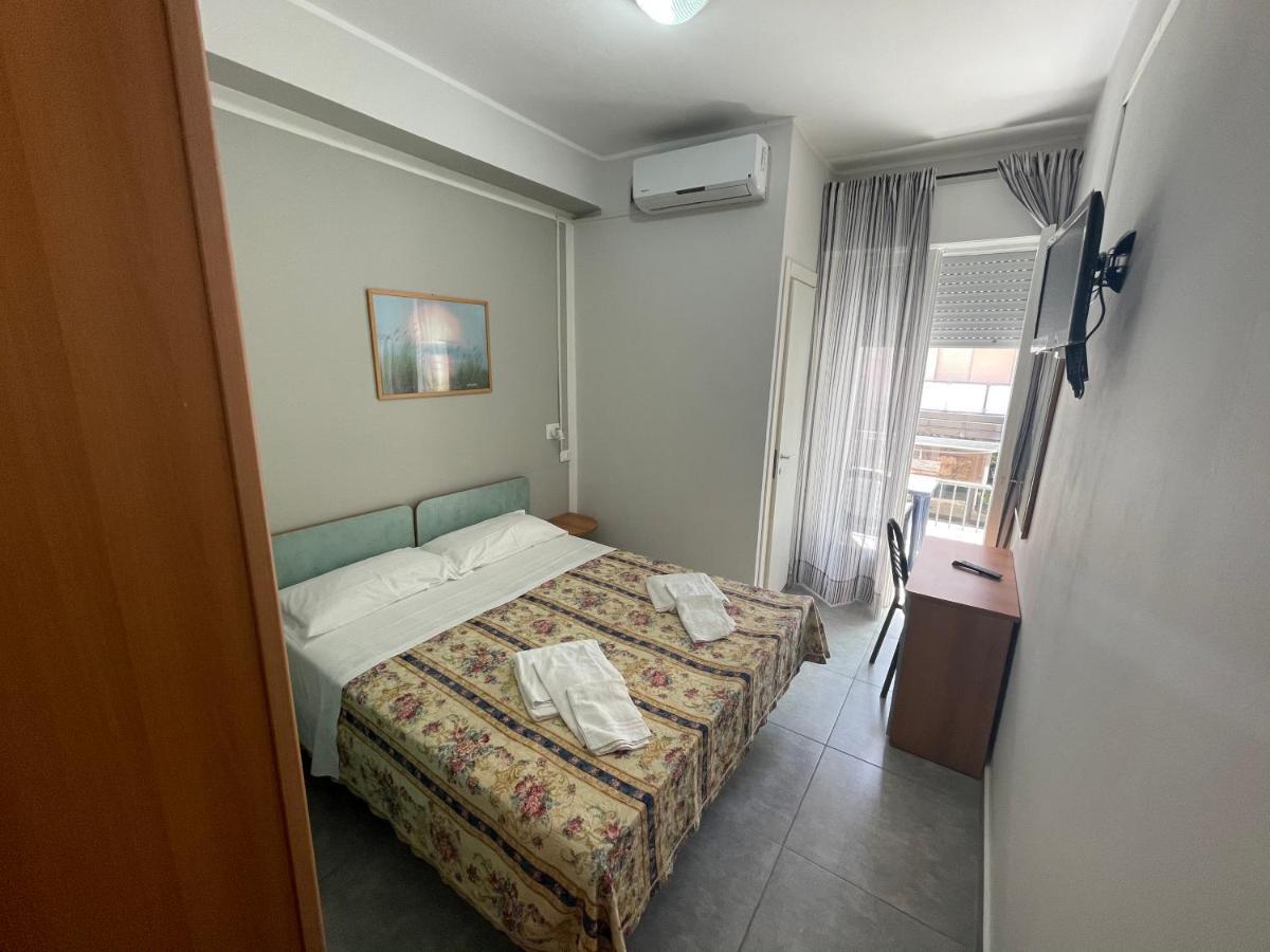 רימיני Hotel Piccari Nuova Gestione מראה חיצוני תמונה