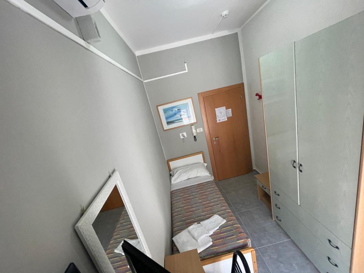 רימיני Hotel Piccari Nuova Gestione מראה חיצוני תמונה