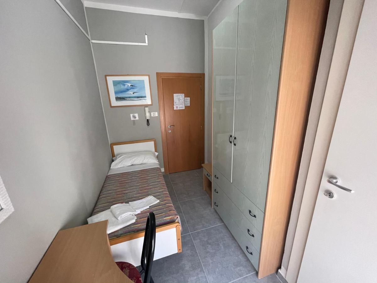 רימיני Hotel Piccari Nuova Gestione מראה חיצוני תמונה