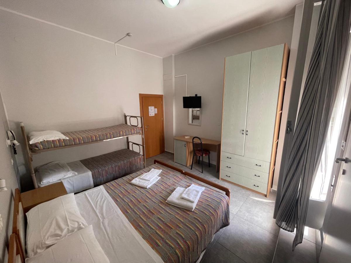 רימיני Hotel Piccari Nuova Gestione מראה חיצוני תמונה