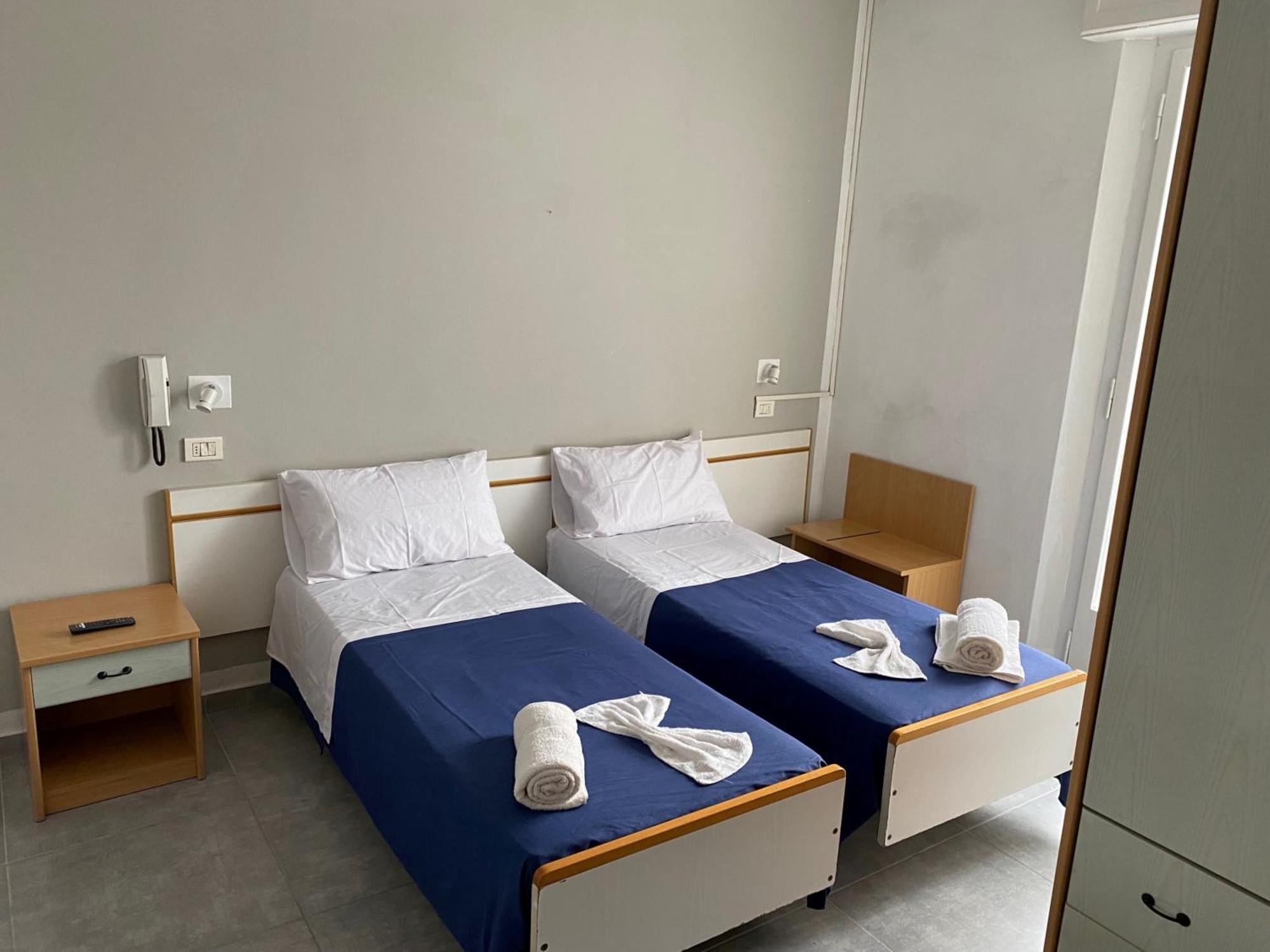 רימיני Hotel Piccari Nuova Gestione מראה חיצוני תמונה