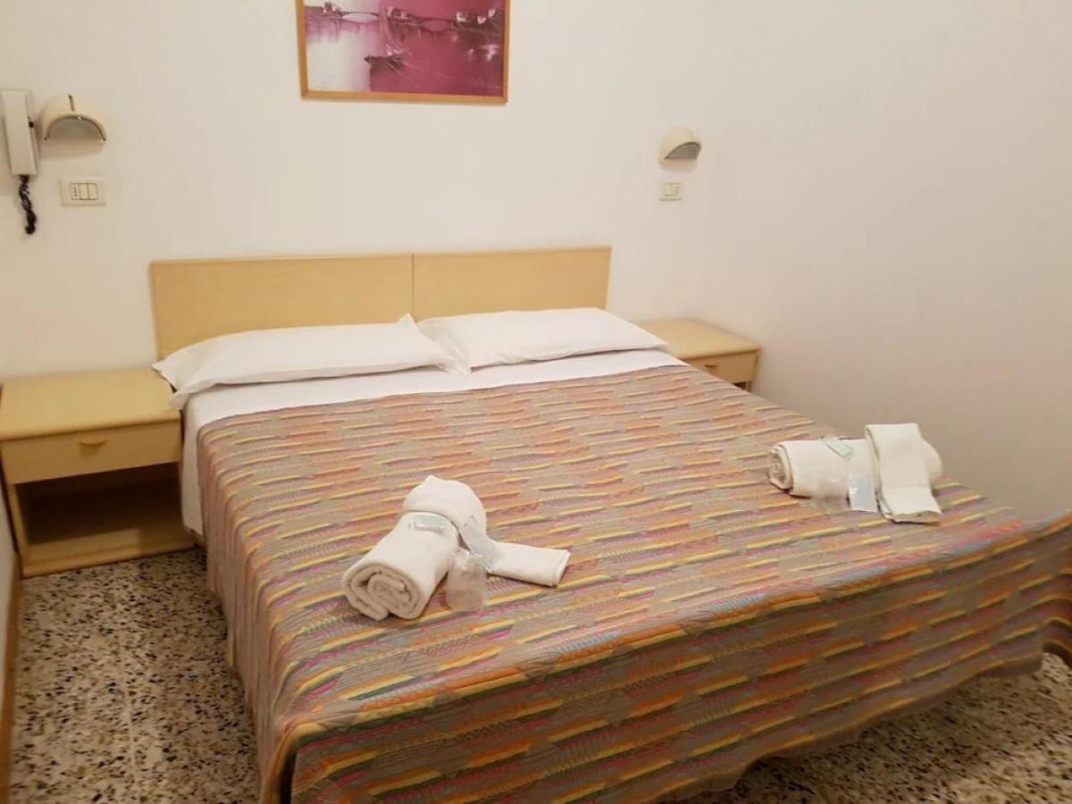 רימיני Hotel Piccari Nuova Gestione מראה חיצוני תמונה