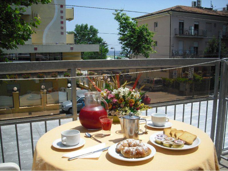 רימיני Hotel Piccari Nuova Gestione מראה חיצוני תמונה