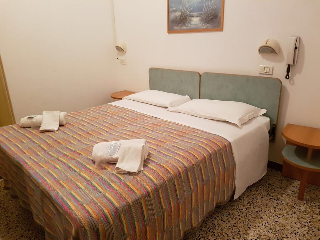 רימיני Hotel Piccari Nuova Gestione מראה חיצוני תמונה